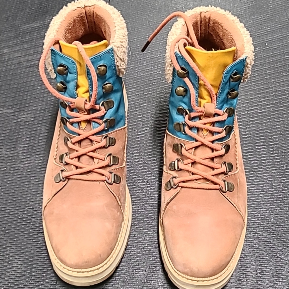 Tom's Mesa boots